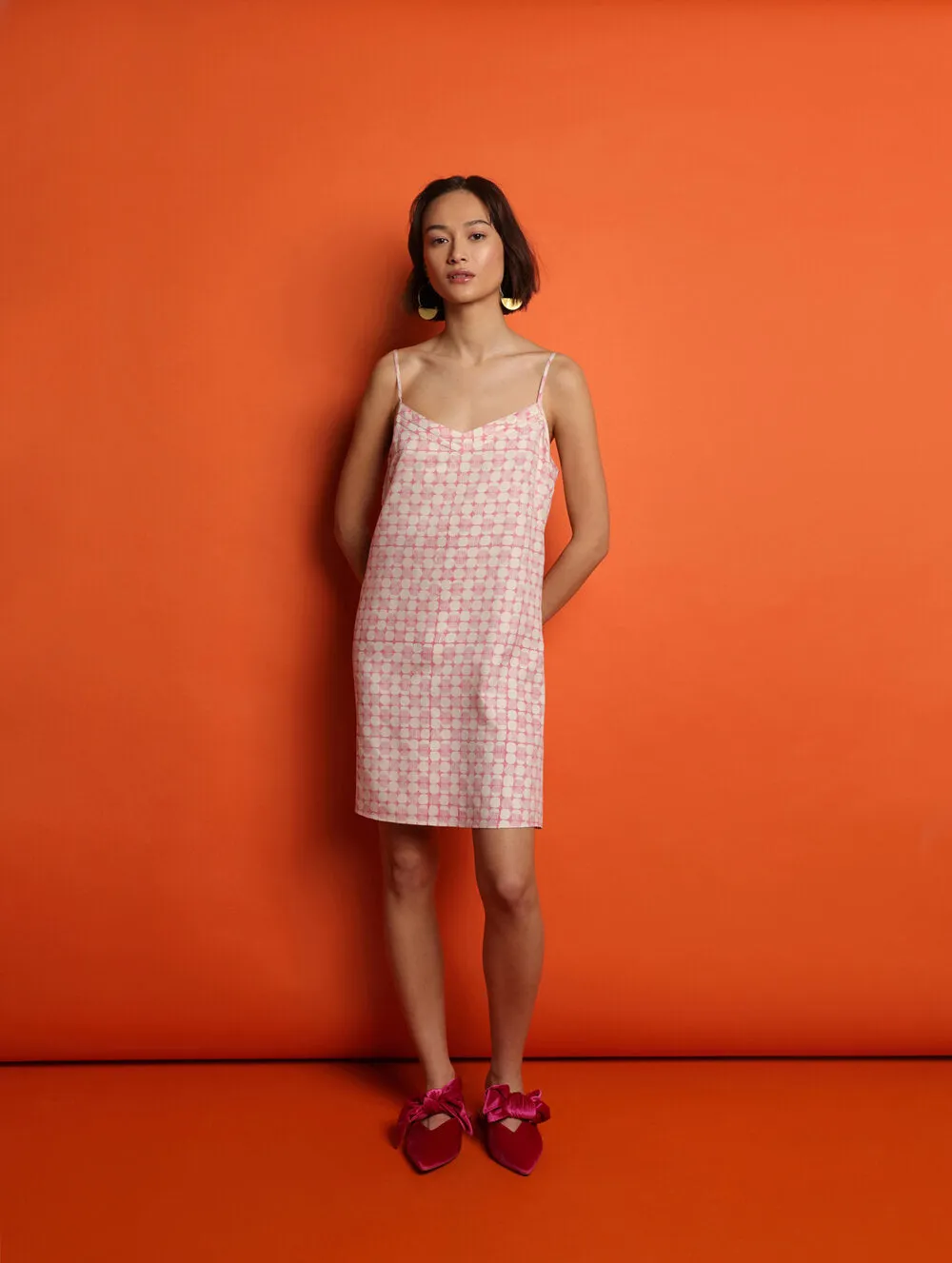 Mulberry Silk Nightdress - Jaipur Pink. Please note that pieces purchased in our Archive Sale can't be refunded. We are happy to offer an exchange, if we have the stock available or a credit note.